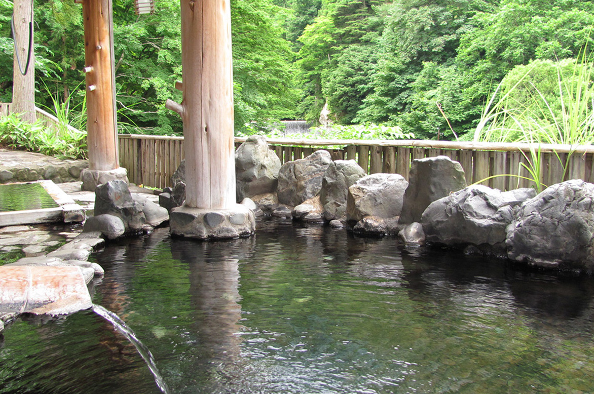 Akino-miya Onsen-kyo Luxurious Hot Springs with Natural Spring Water Flowing Directly from the Source!